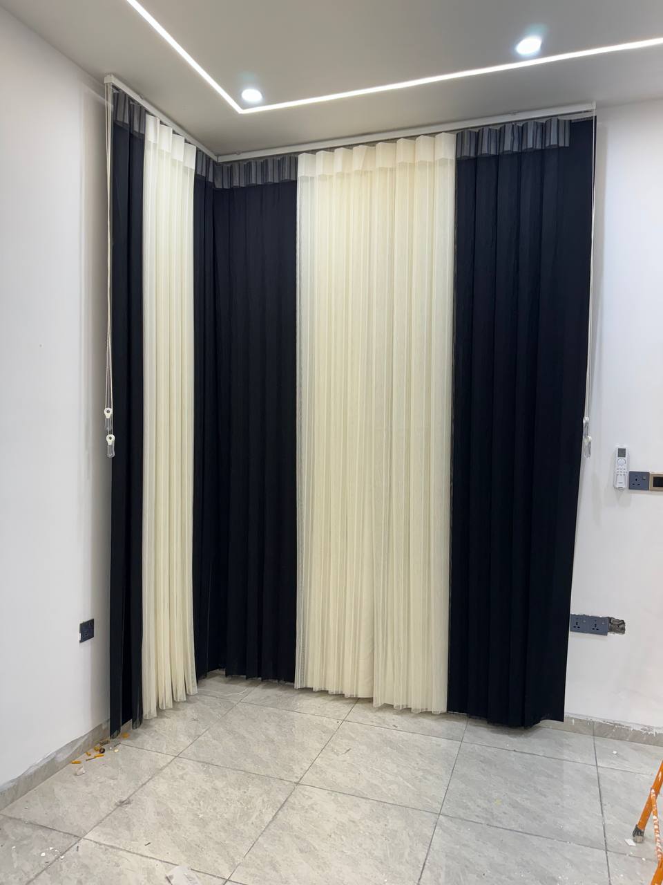 ستائر زاوية